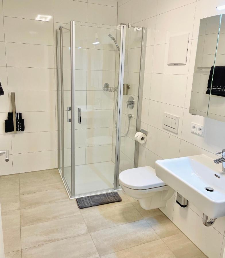 Apartment Im Gehobenen Stadtviertel - Perfekt Fuer Selbstversorger Aalen Bagian luar foto