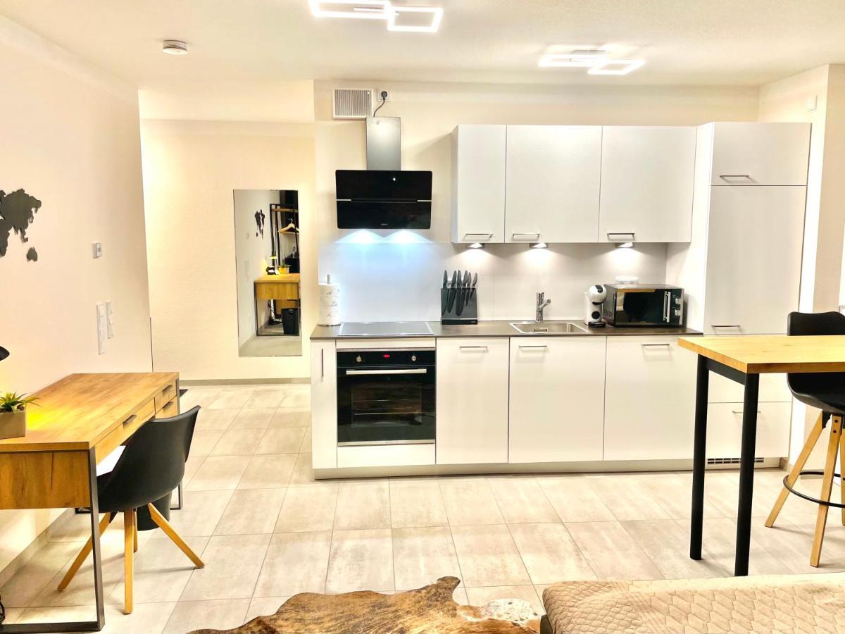 Apartment Im Gehobenen Stadtviertel - Perfekt Fuer Selbstversorger Aalen Bagian luar foto